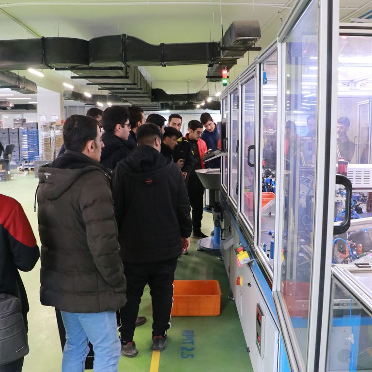 بازدید دانشجویان دانشگاه شهید مهاجر اصفهان